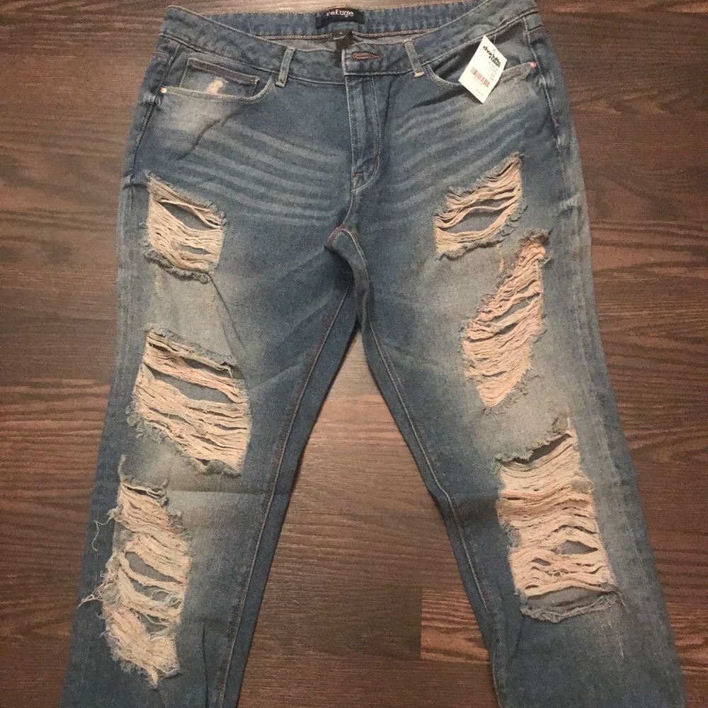Destroyed ankle cuff jeans